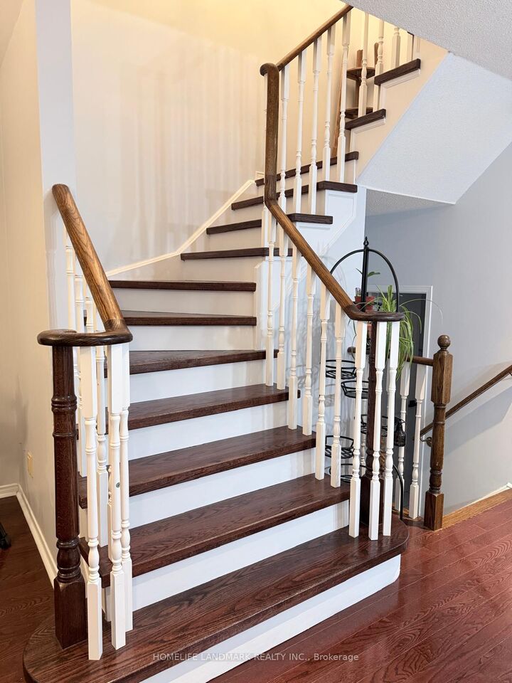 Property Photo: 434 Heddle Crescent ON L3X 2J2