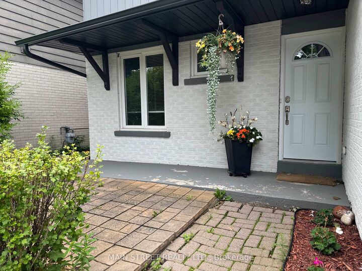 Property Photo: 233 Thoms Crescent ON L3Y 1C9