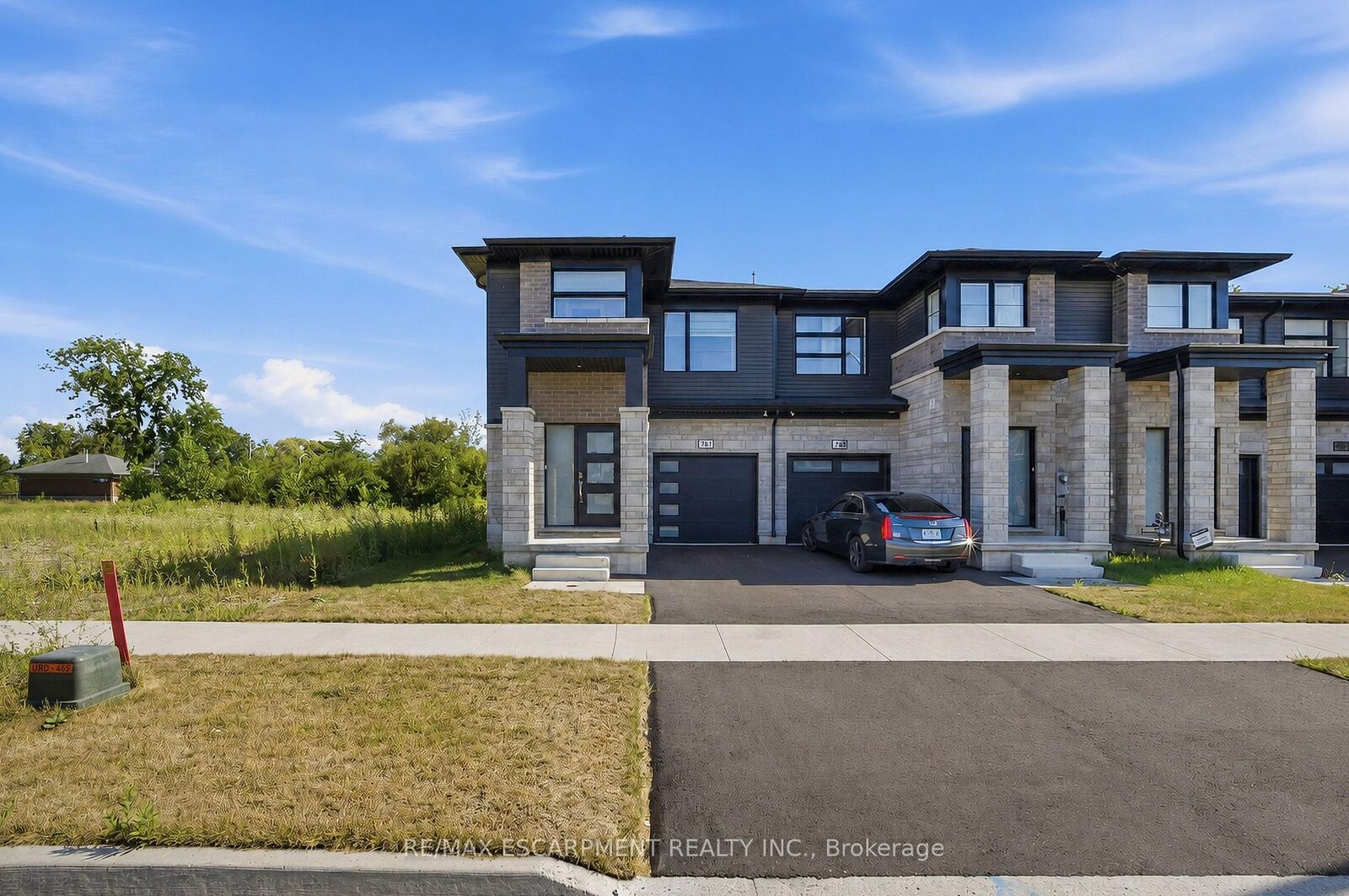 Property Photo: 761 Bradford Avenue ON L2A 0H3