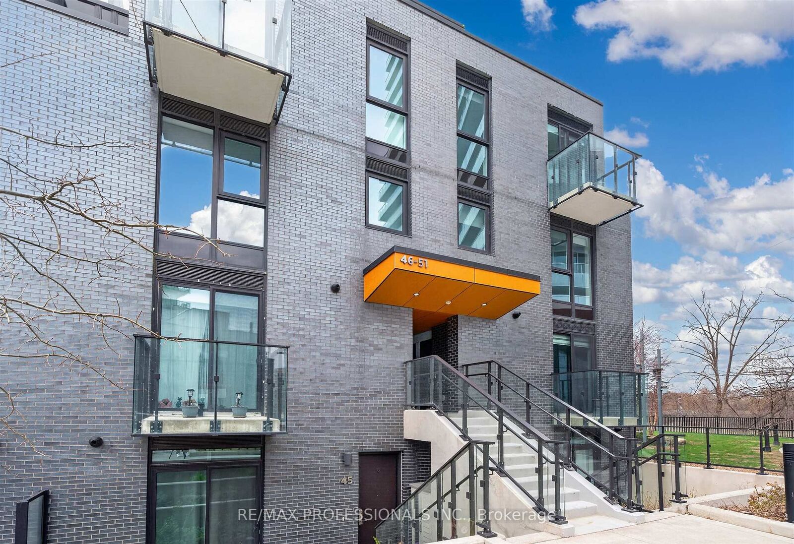 Property Photo: 10 Brin Drive Th48 ON M8X 0B3
