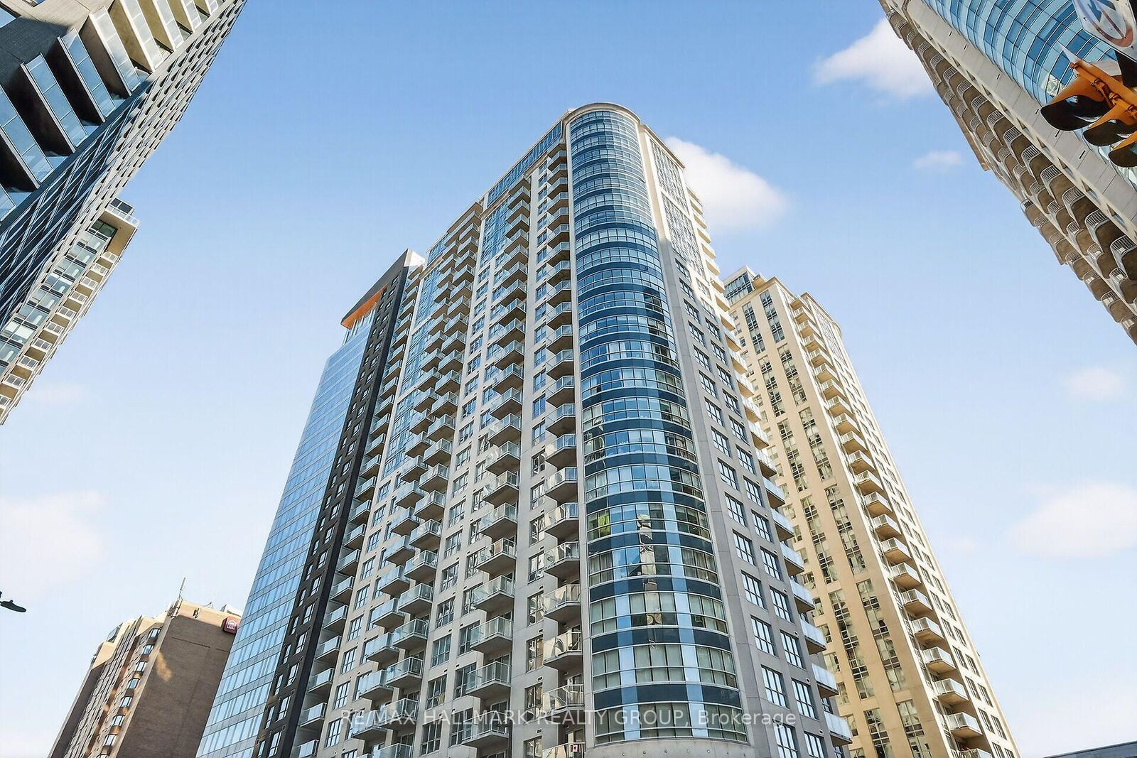 Property Photo: 242 Rideau Street 1501 ON K1N 0B7
