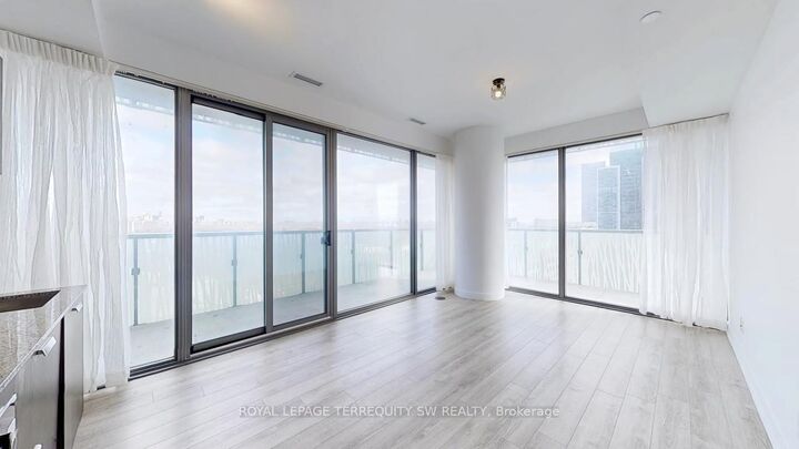 Property Photo:  50 Charles Street E 2712  ON M4Y 0C3 