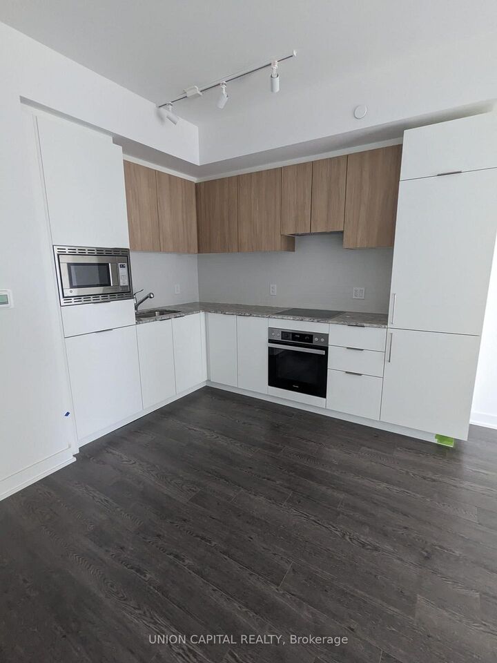 Photo de la propriété: 50 O'Neill Road 308 ON M3C 0H1