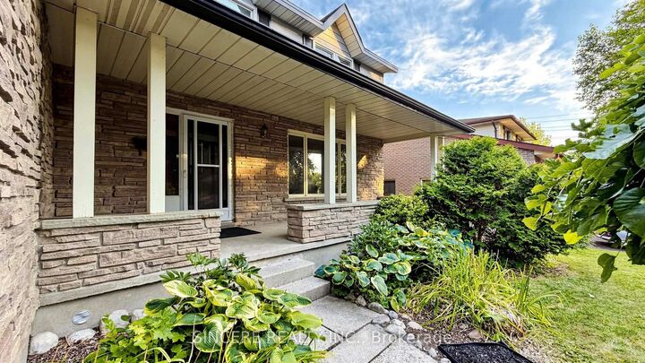 Property Photo: 118 Candlewood Crescent ON N2L 5M8