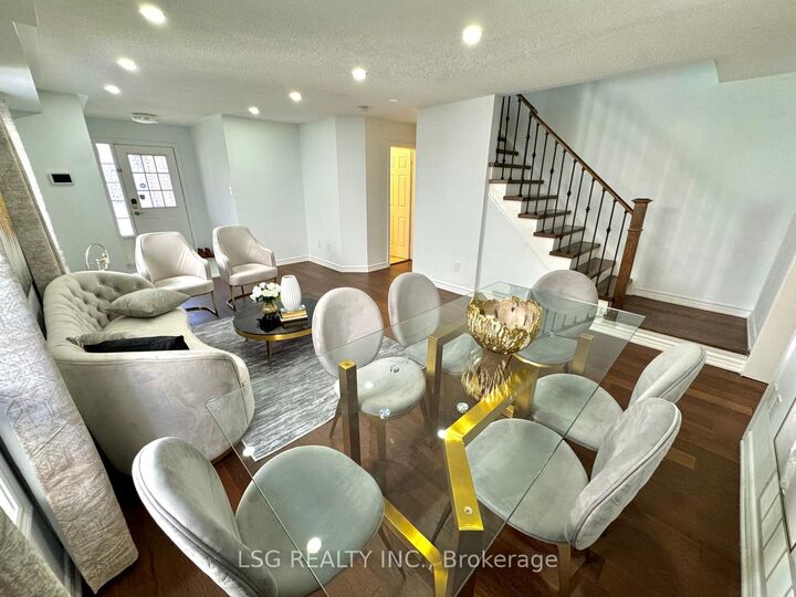Property Photo: 20 Hollidge Boulevard ON L4G 7H7