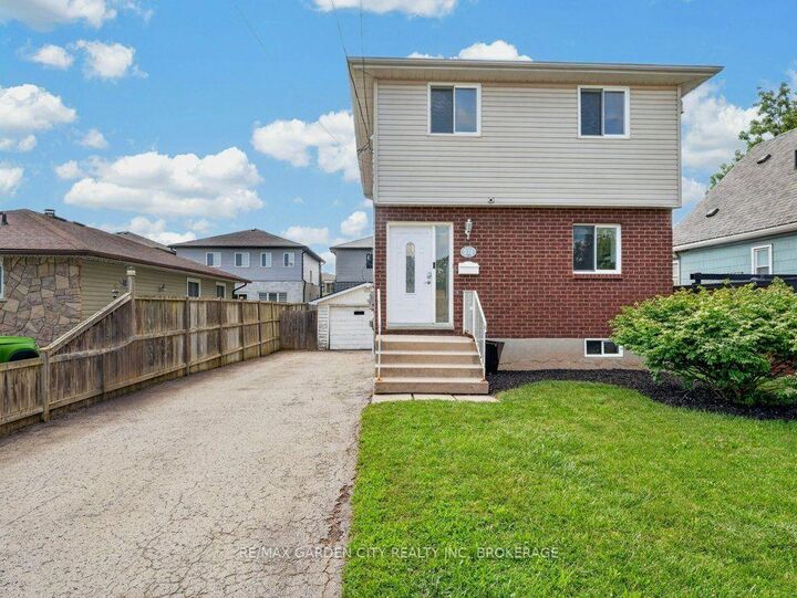 Property Photo: 211 Morton Street S ON L2V 1C8