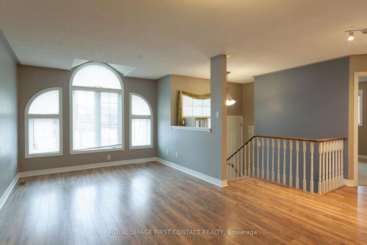 Property Photo:  238 Wessenger Drive Upper  ON L4N 8R4 