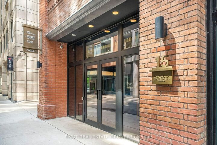 Property Photo: 15 Mercer Street 518 ON M5V 1H2