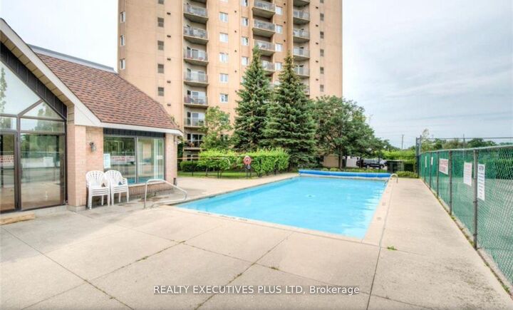 Property Photo: 858 Commissioners Road E 806 ON N6C 5Y5