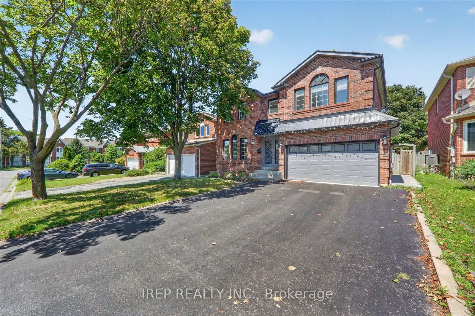 Property Photo: 6 Carmichael Drive ON L1N 9A4