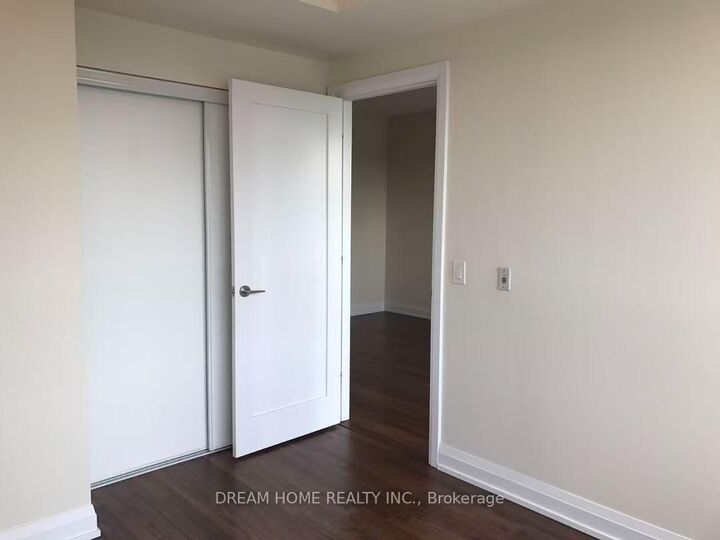 Property Photo: 5 Shepperd Avenue E 2119 ON L3R 2N7