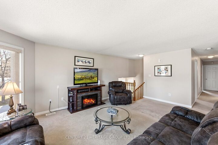 Property Photo: 27 Creek Drive ON L0E 1N0
