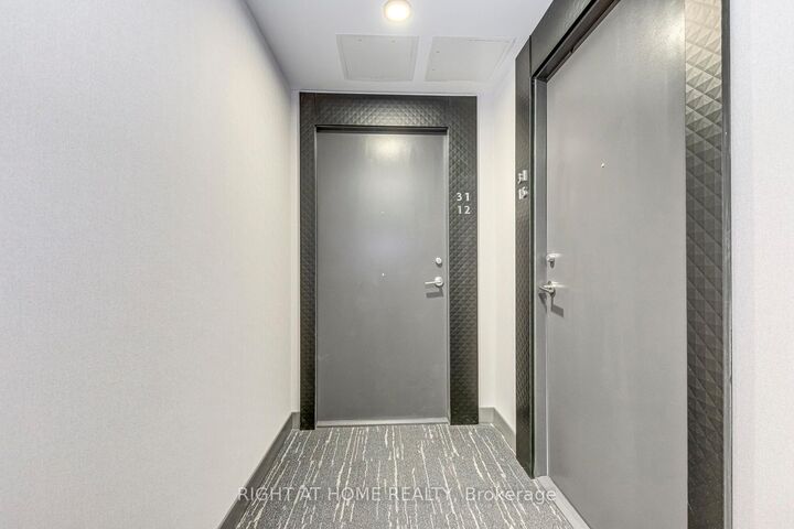 Photo de la propriété:  8 Wellesley Street W 3112  ON M4Y 0J5 
