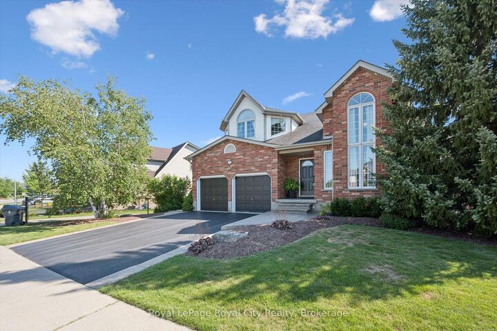 Property Photo: 32 Pine Ridge Drive ON N1L 1K3