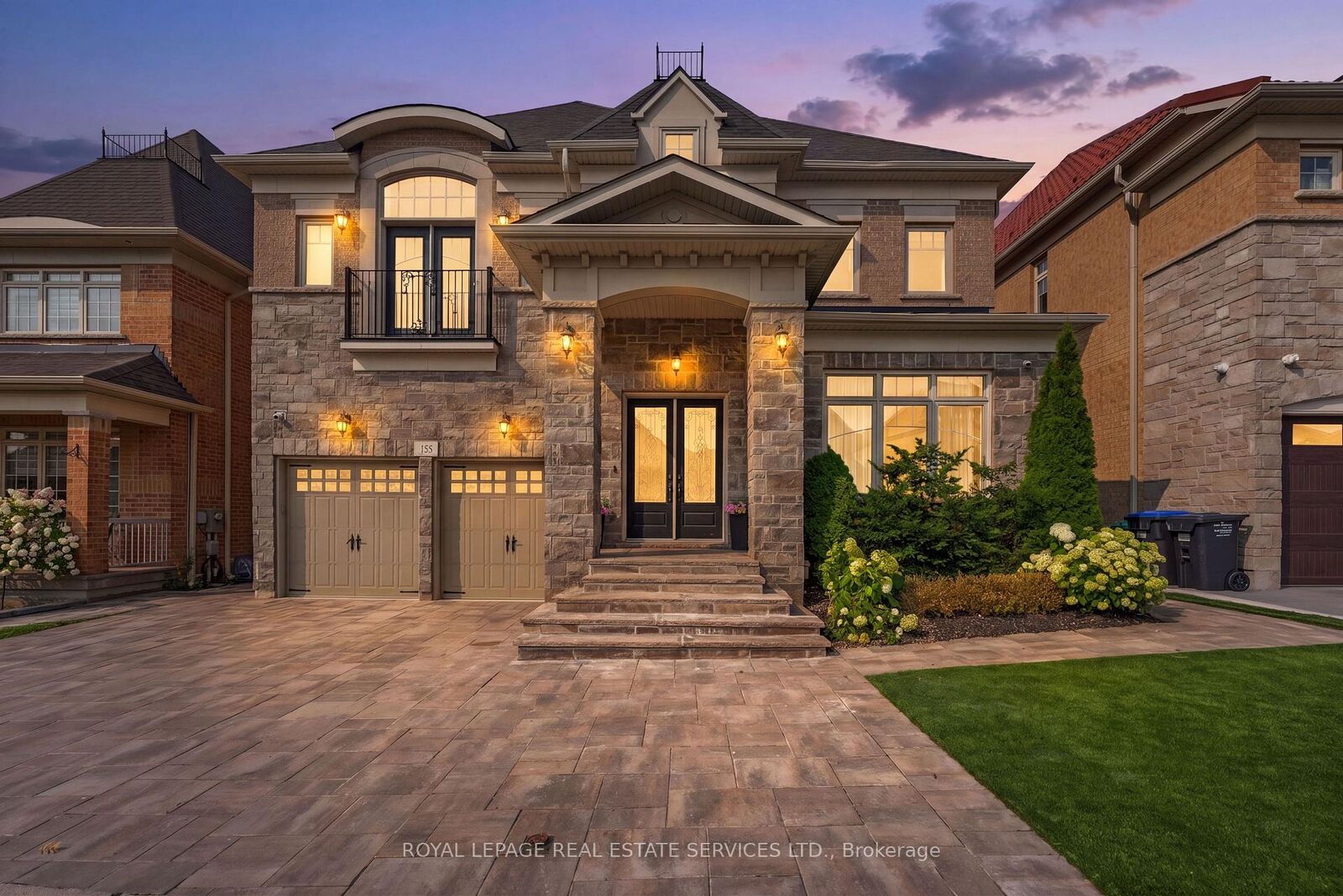 Property Photo: 118 Coastline Drive ON L6Y 0S4