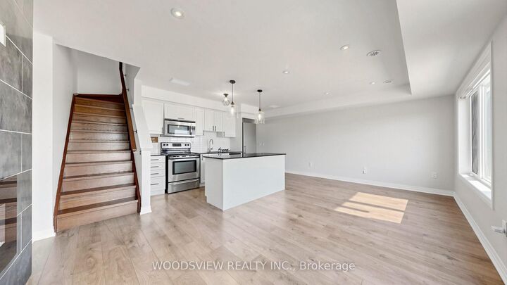 Property Photo: 185 William Duncan Road 9 ON M3K 0B7