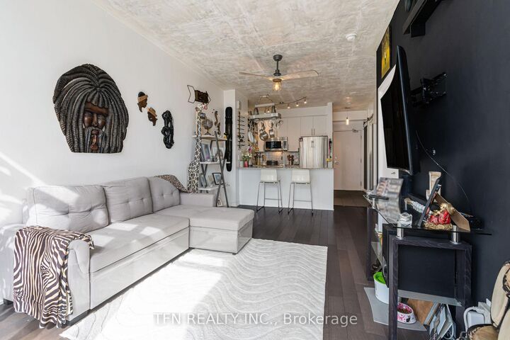 Property Photo: 4099 Brickstone Mews 2305 ON L5B 0G2