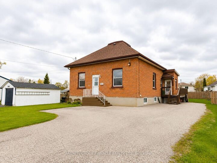Property Photo:  170 Queen Street  ON K9V 1H4 
