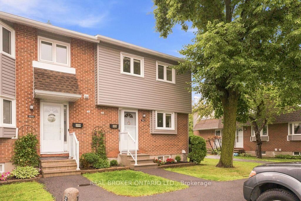 Property Photo: 1699E Lamoureux Drive ON K1E 2N3