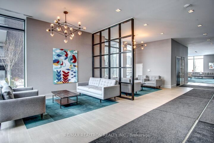 Property Photo:  555 William Graham Drive 331  ON L4G 3H9 