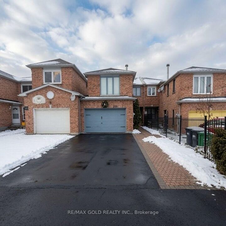 711 Ashprior Avenue — photo 1