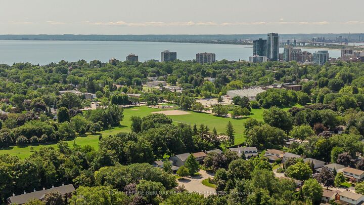 Photo de la propriété:  2410 Woodward Avenue 4  ON L7R 1T9 