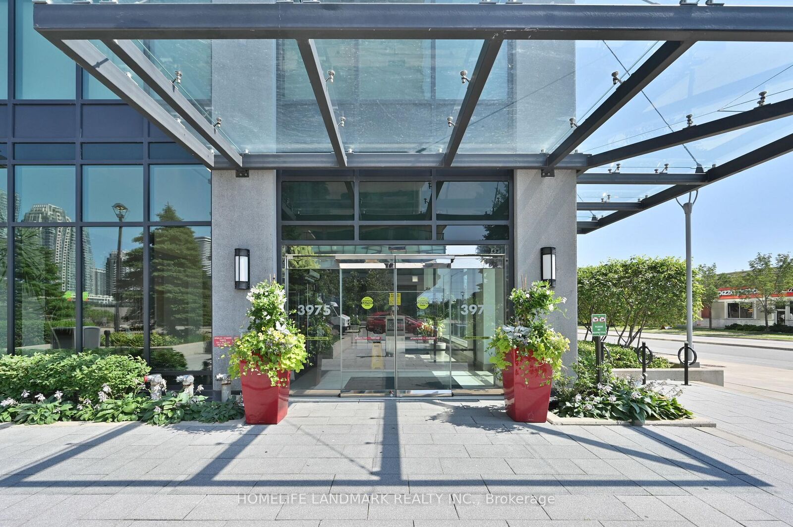Photo de la propriété: 3975 Grand Park Drive 702 ON L5B 0K4