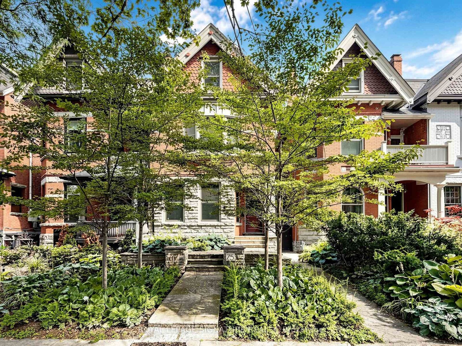 Property Photo:  75 Brunswick Avenue Lower  ON M5S 2L8 