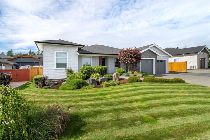 Property Photo: 441 Arizona Dr BC V9H 0E4
