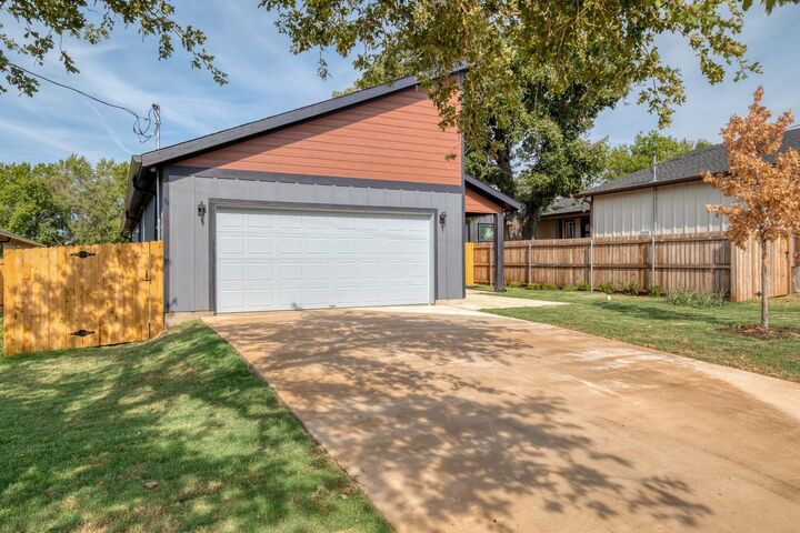 Property Photo: 202 Washington Street TX 78621