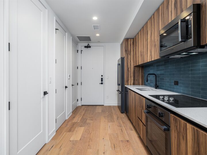 Property Photo:  84 East Avenue 3308  TX 78701 