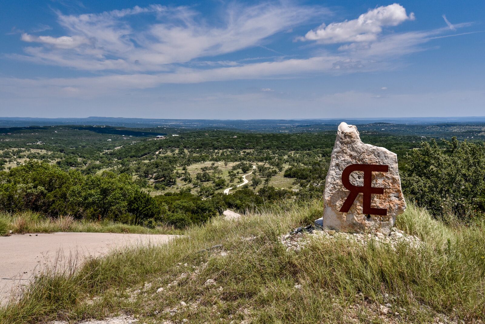 Property Photo:  