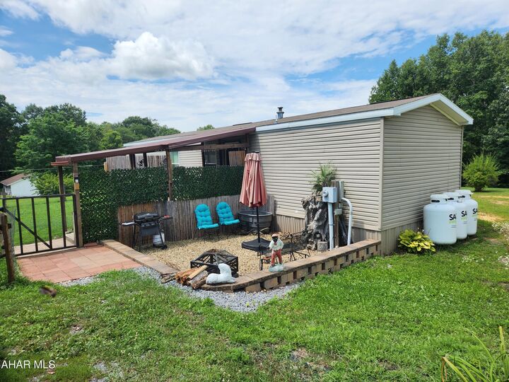 Property Photo:  352 W Ridge Road  PA 15559 