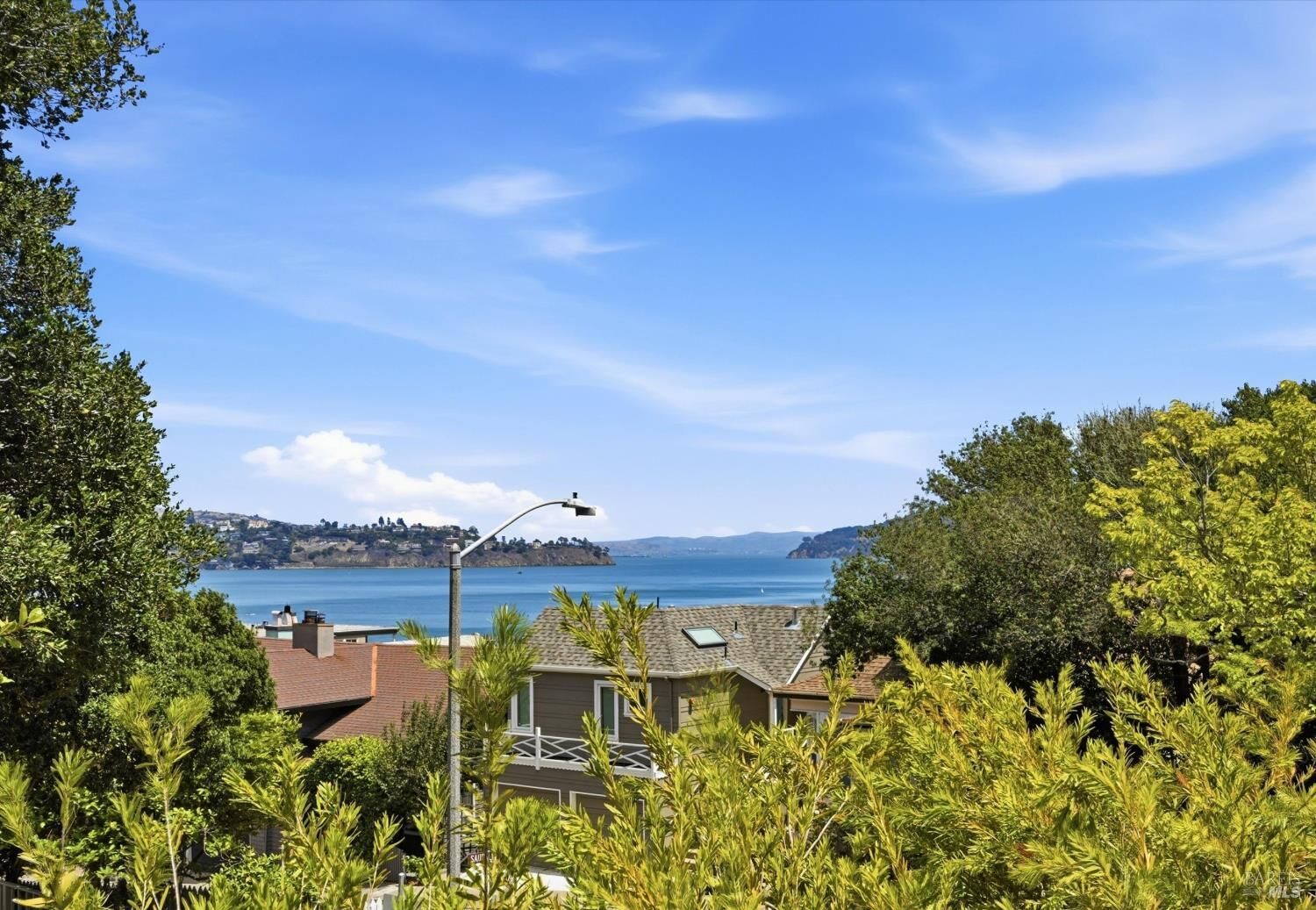 Property Photo:  5 Sausalito Boulevard 1  CA 94965 
