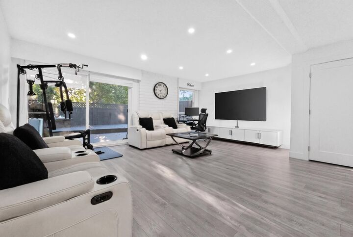 Property Photo: 13931 74 Avenue 211 BC V3W 6G6