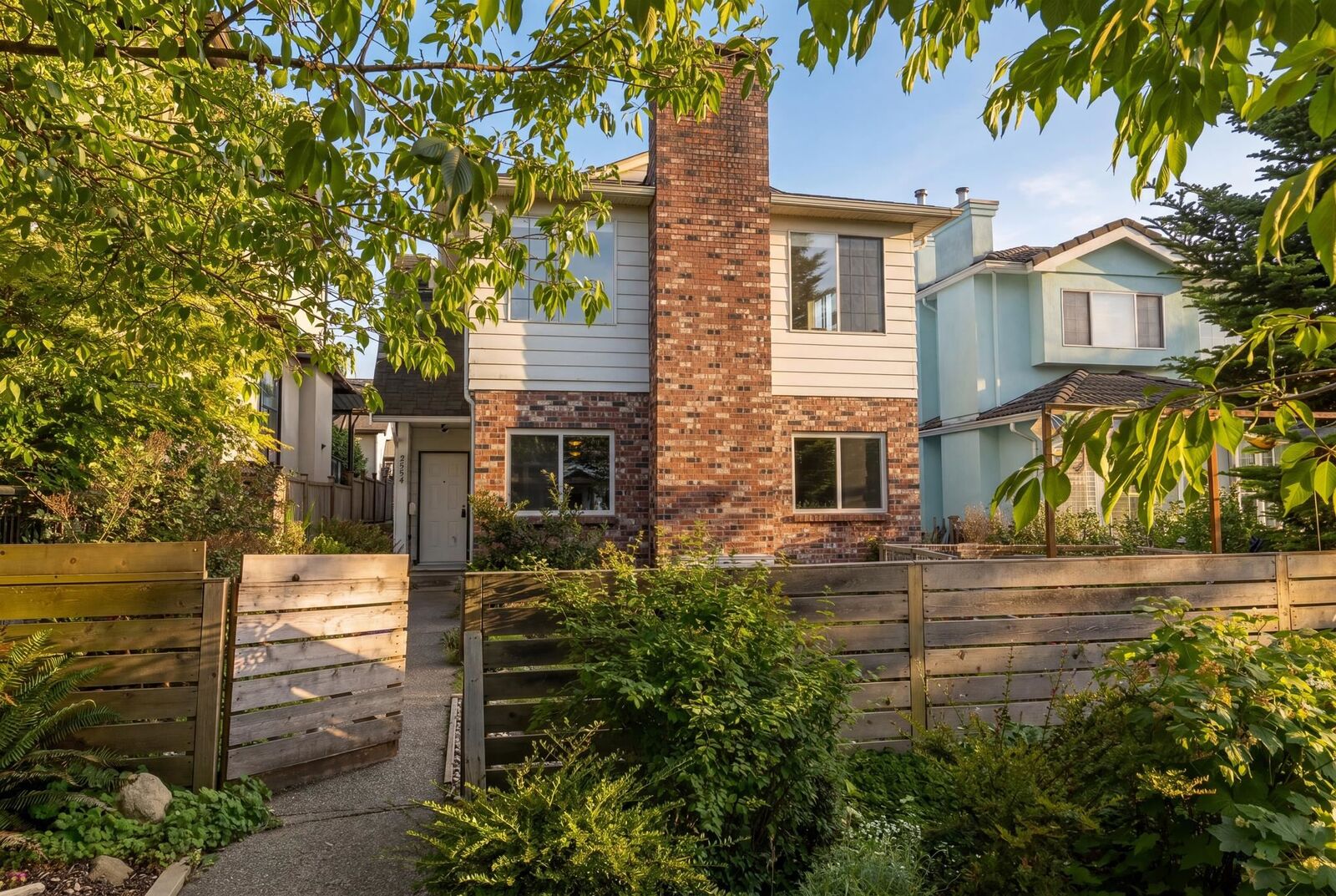 Property Photo: 2554 E 7th Avenue BC V5M 1T4