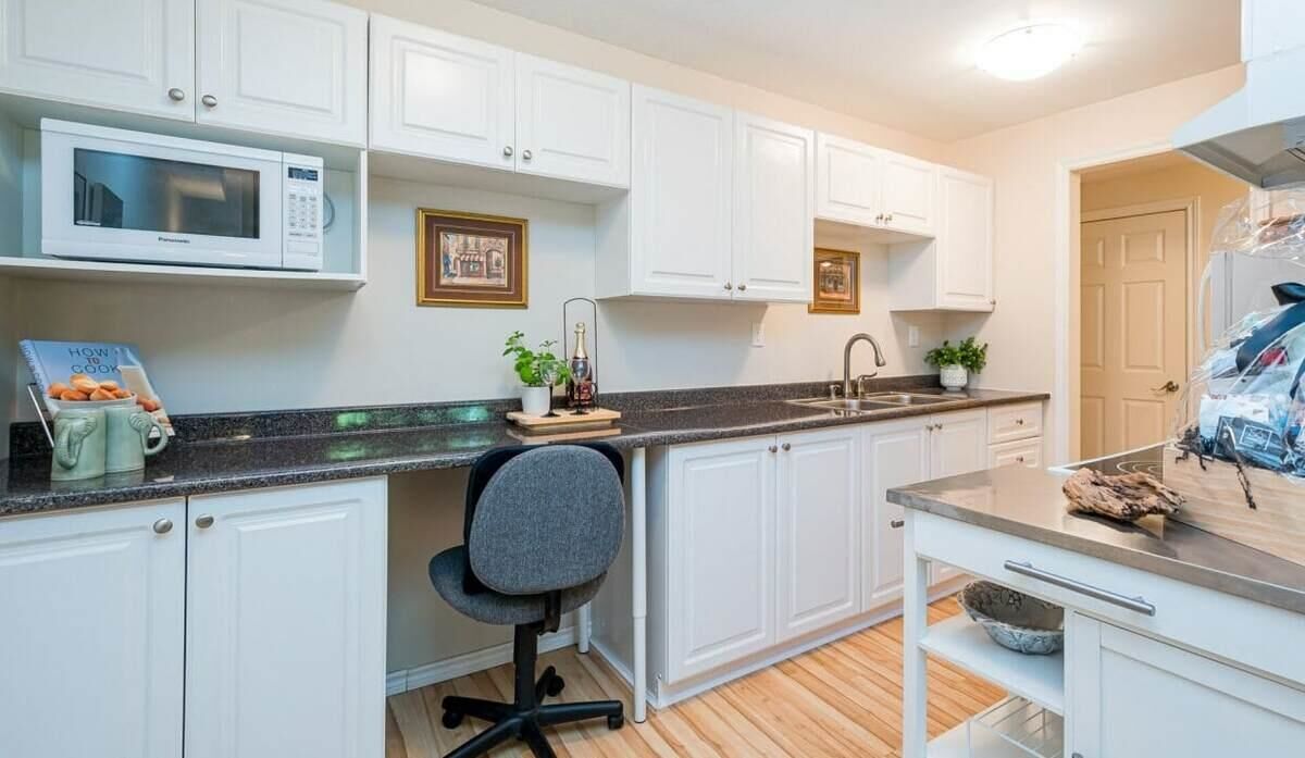 Property Photo: 15020 North Bluff Road 102 BC V4B 5A4