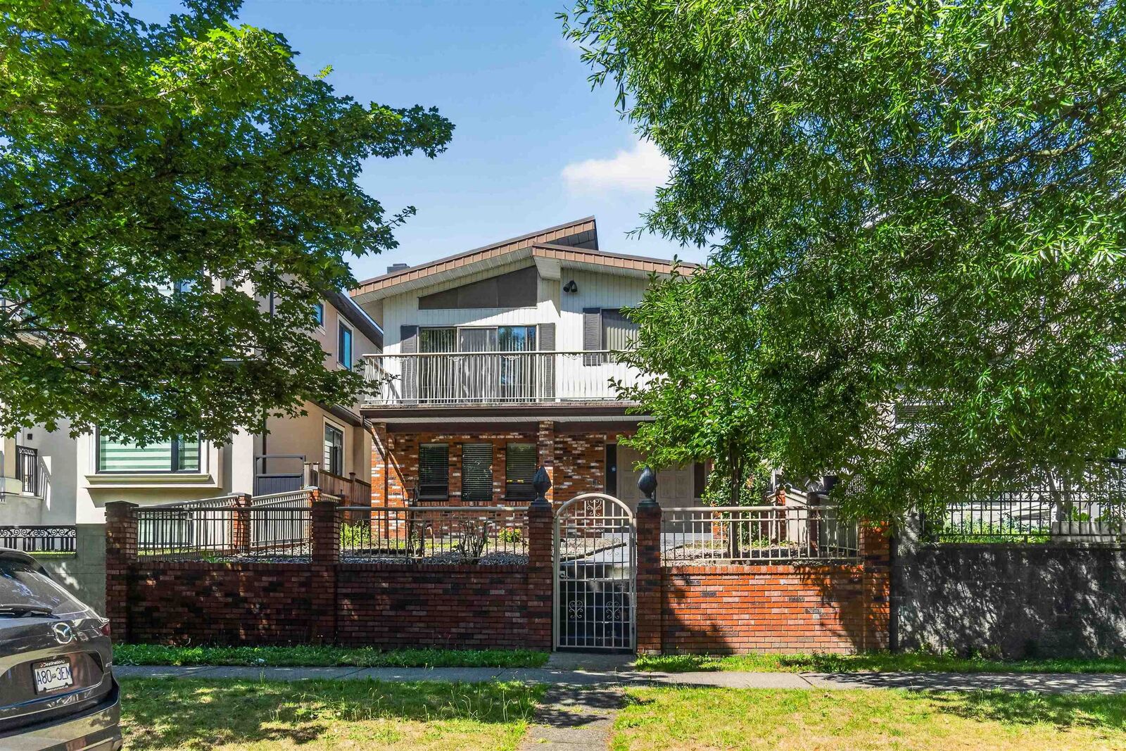 Property Photo: 2739 E 8th Avenue BC V5M 1W7