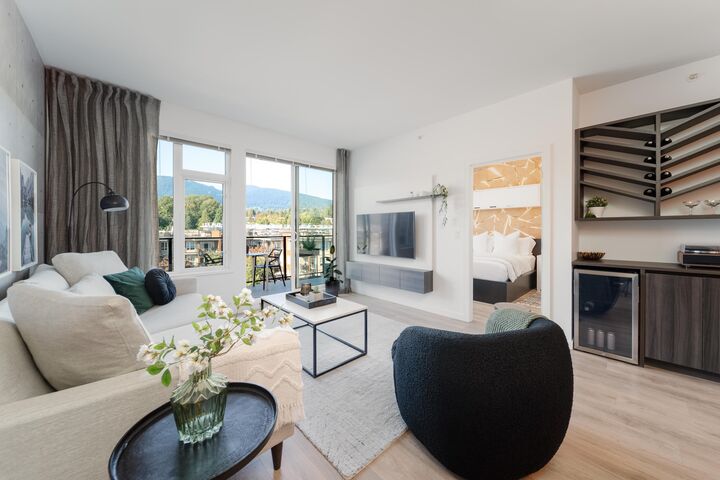 725 Marine Drive 517 — photo 1