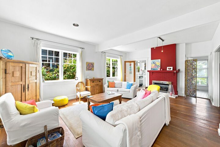 Property Photo: 2433 Mathers Avenue BC V7V 2H9