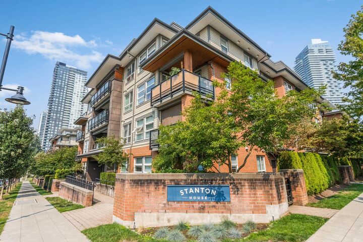 Property Photo: 609 Cottonwood Avenue 502 BC V3J 0H2
