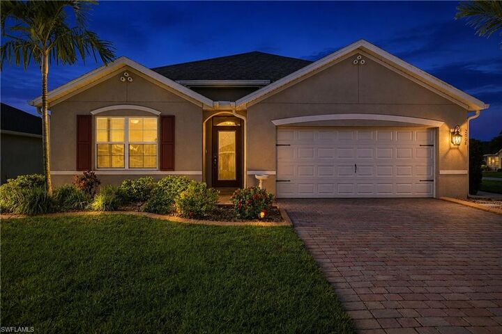 Property Photo:  2708 Foralesca Ct  FL 33909 