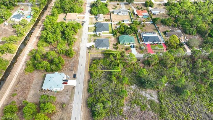 Property Photo: 14 E 12th St FL 33972
