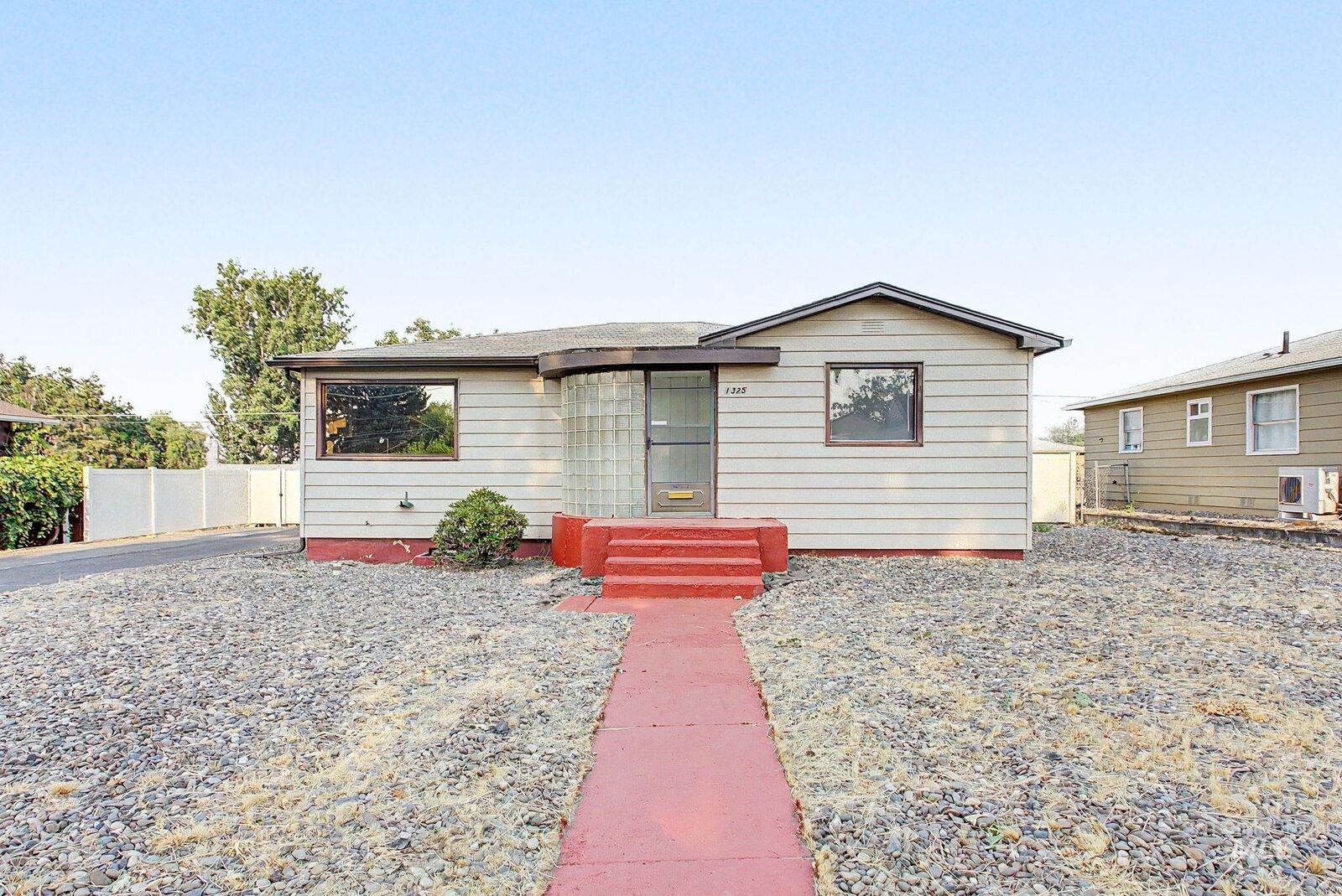 Property Photo:  1325 7th Street  WA 99403 