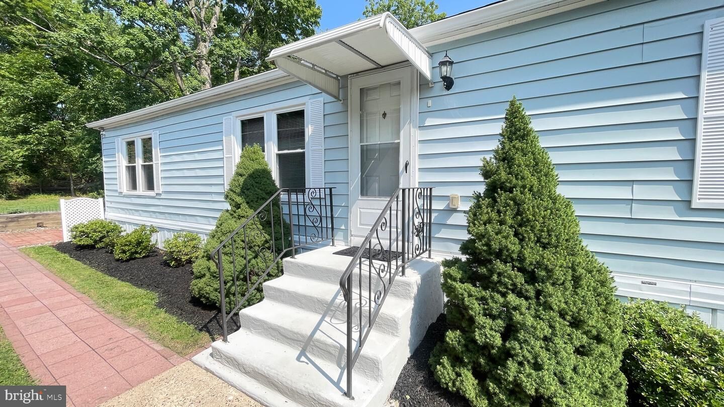 Property Photo:  498 Willow Lane  PA 19454 