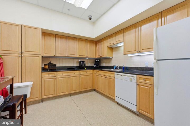 Property Photo:  2726 Gallows Road 1110  VA 22180 