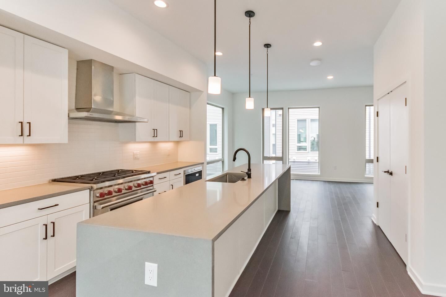 Property Photo: 3111 Parkview Walk PA 19125