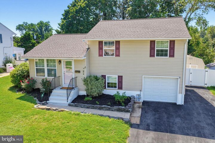 Property Photo:  1043 Dettling Road  DE 19805 