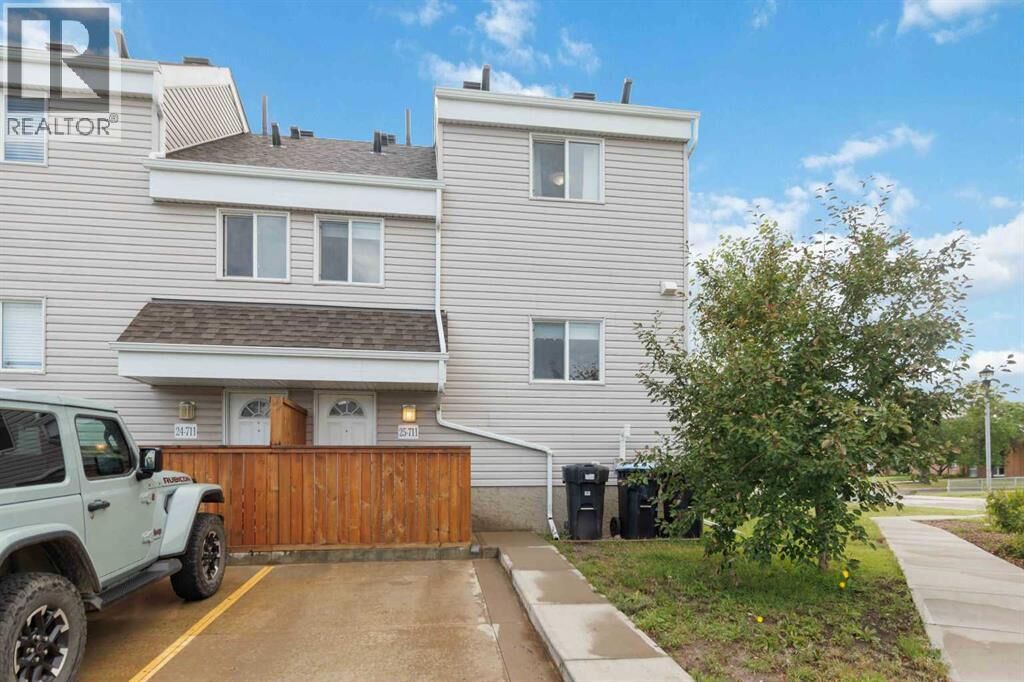 Property Photo: 711 Beacon Hill AB T9H 3R5