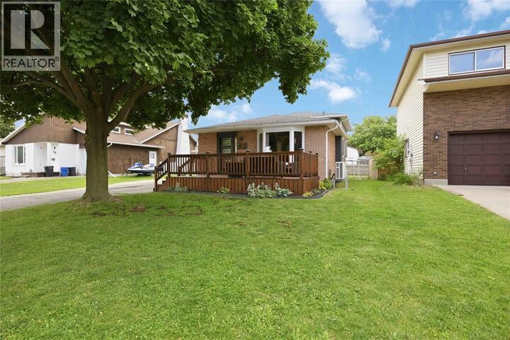 Property Photo:  403 Huxley Avenue  ON N7S 4Z1 